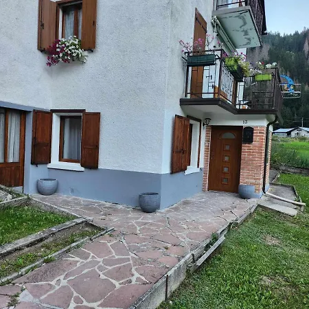 Peter's Flat In Marmolada *